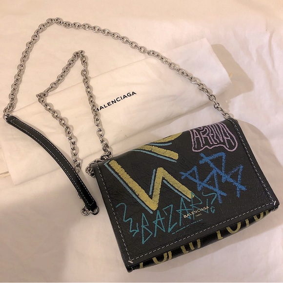 ❌SOLD!!!❌ Authentic Balenciaga graffiti bazar wallet on chain bag - Picture 2 of 6